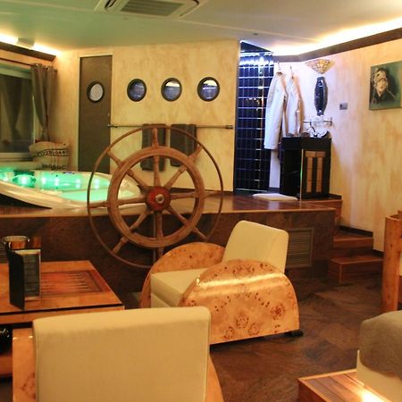 Bubble Lounge Hotel Hooglede Екстер'єр фото